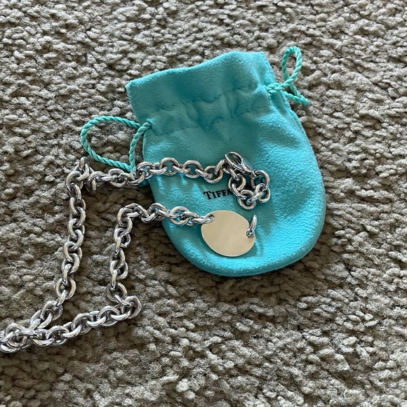 Excellent used condition return to Tiffany oval choker with pouch - Picture 3 of 3